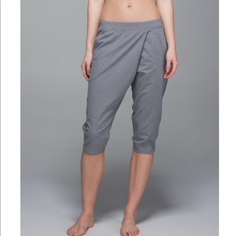 Lululemon Retreat Yogi Crop